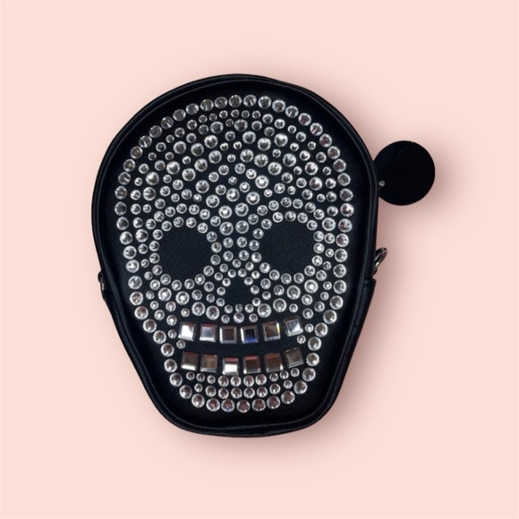 NEW Bath & Body Works Skull Cross Body Bag - Picture 2 of 3